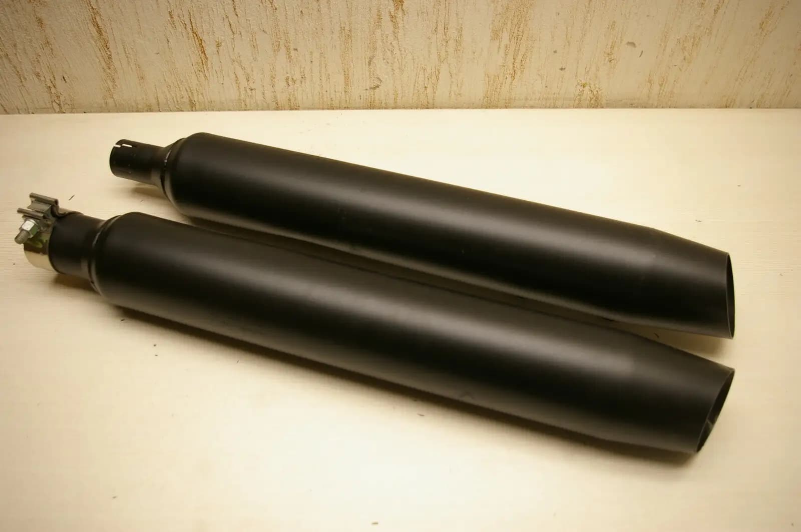 Harley-Davidson Road King Exhaust Muffler Silencer 64900769 64900770