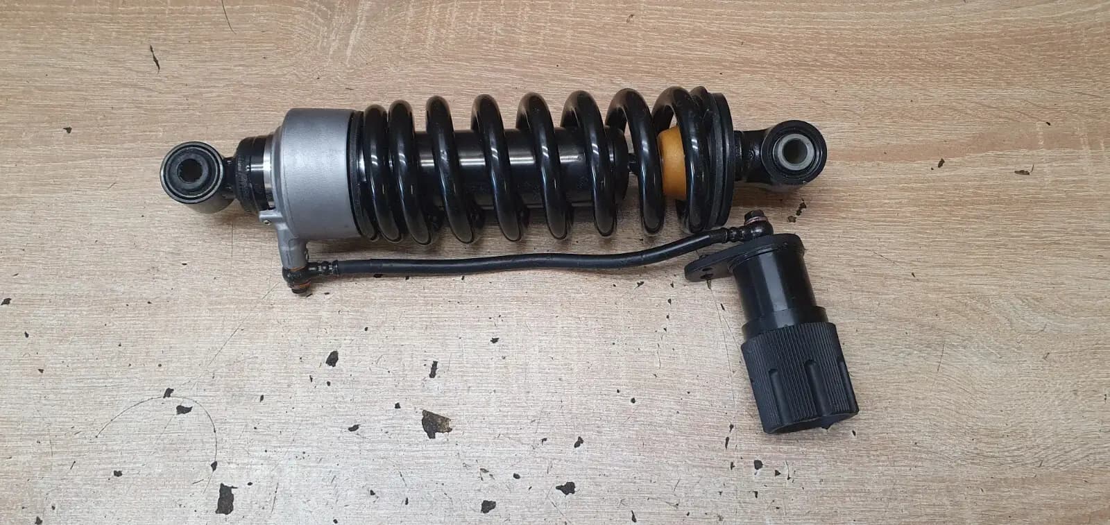 Harley Davidson FXFB / FXFBS 2018 Rear Shock Absorber 54000112